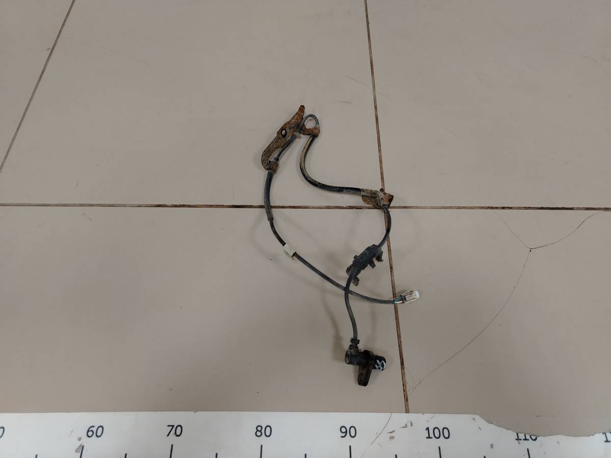 Датчик ABS передний правый Toyota Camry (XV30) 2001-2006 Датчик ABS передний правый Toyota Camry (XV30) 2001-2006