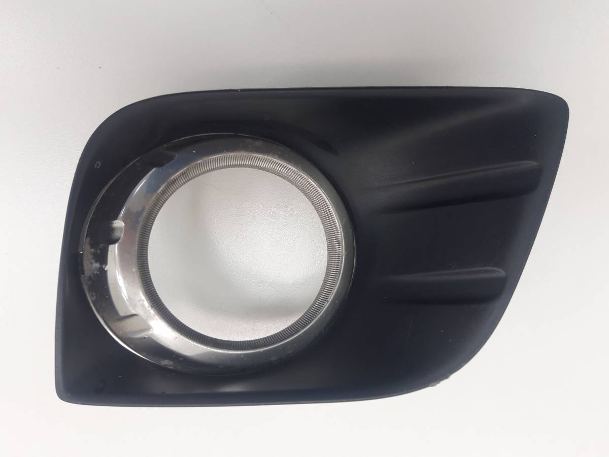 Рамка противотуманной фары правой Toyota Land Cruiser Prado (J150) 2009>