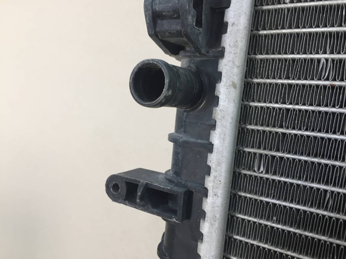 Радиатор охлаждения двигателя Land Rover Range Rover Evoque 2011-2018