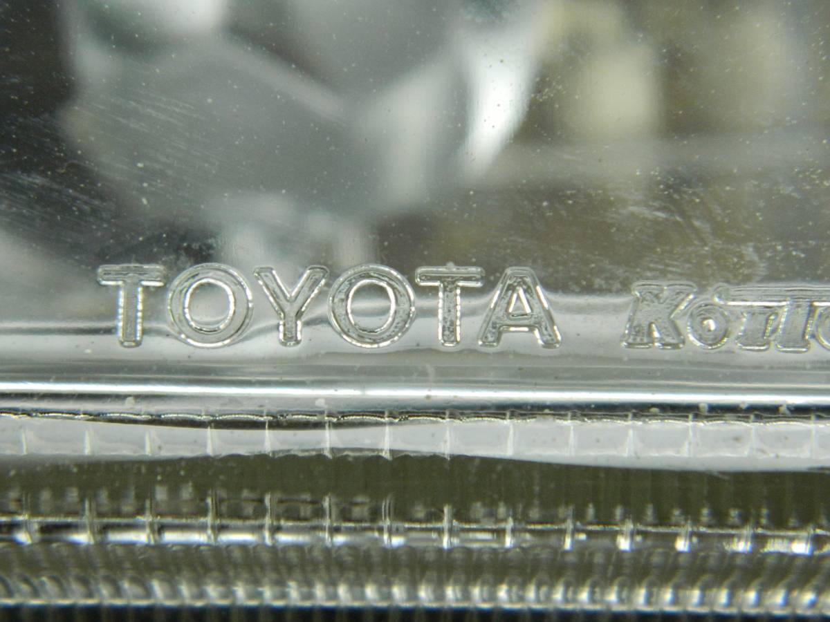 Фара правая Toyota Carina (T210) 1996-2001