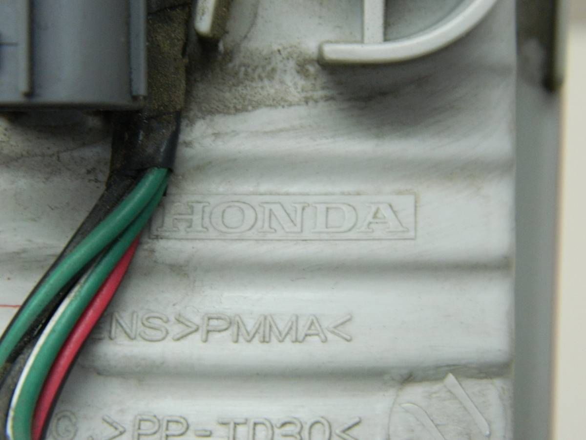 Фонарь задний правый Honda Mobilio Spike 2002-2008