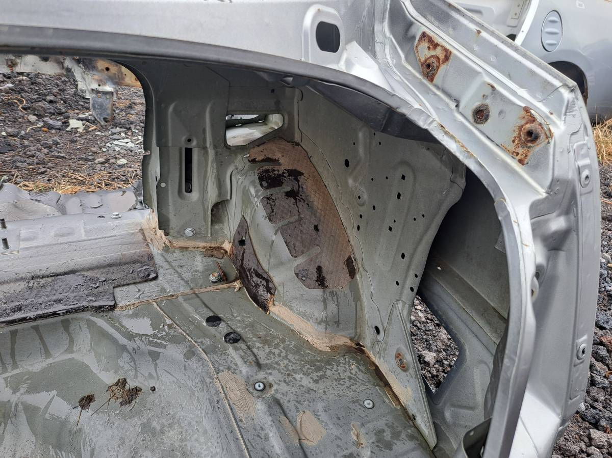 Крыло заднее правое Nissan Primera (P12) 2002-2007