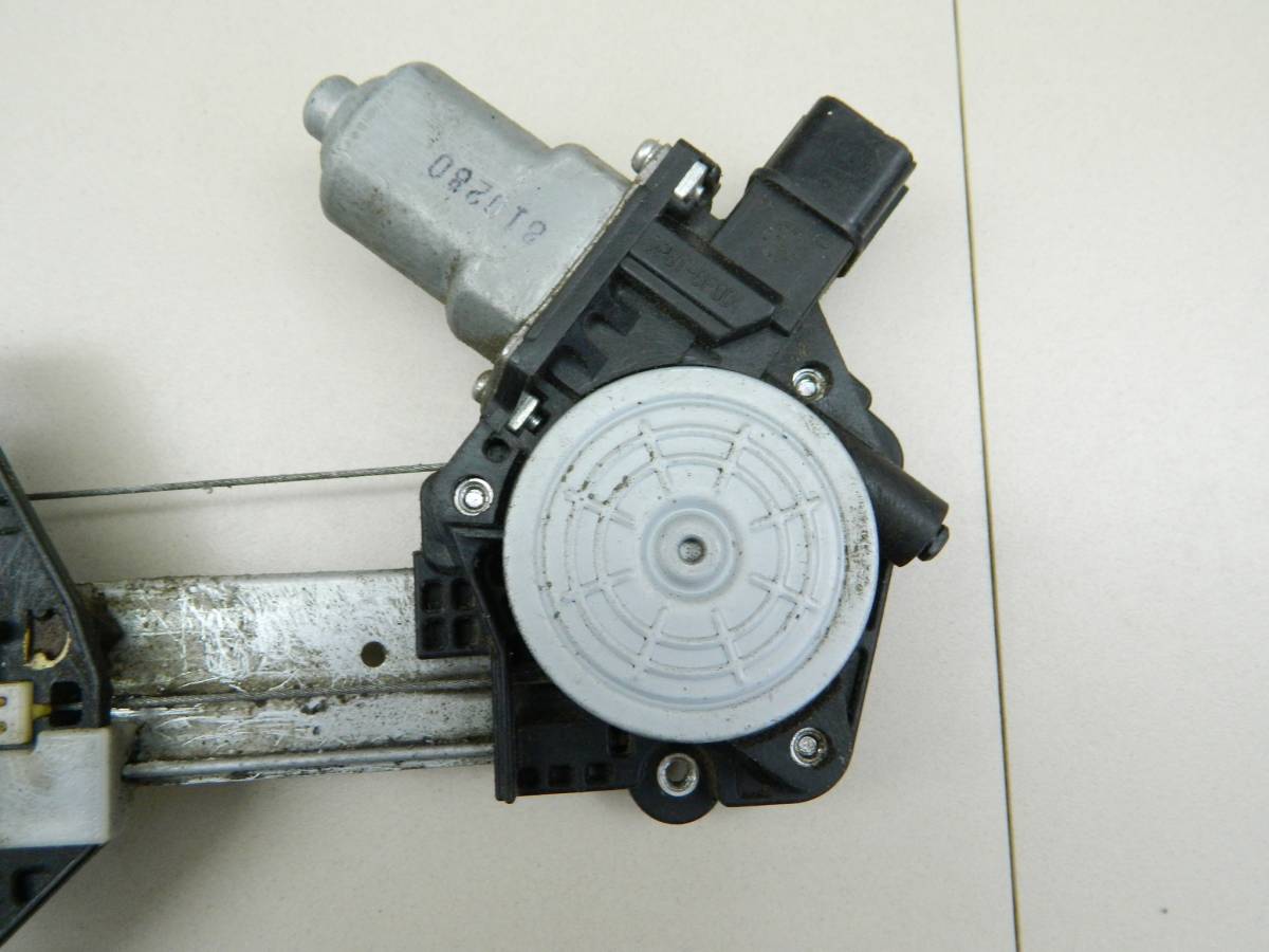 Стеклоподъемник электр. задний правый Honda Civic 4D 2006-2012
