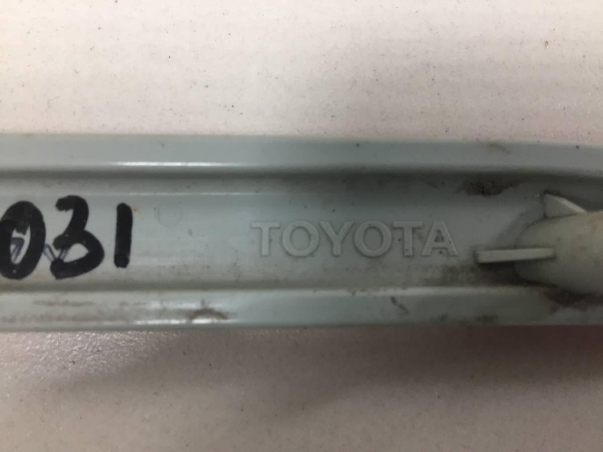 Отражатель в бампер задний левый Toyota Camry (V50) 2011-2017
