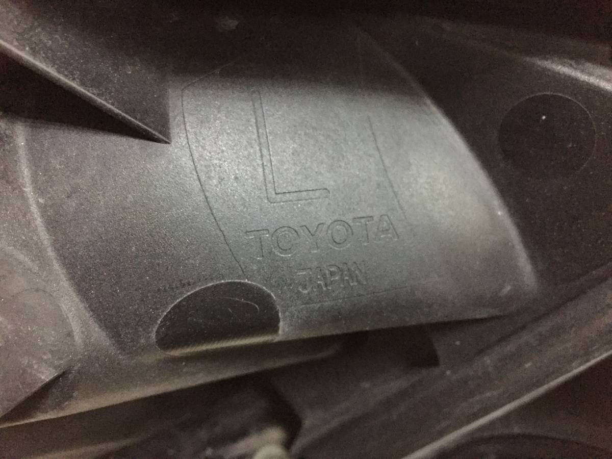 Фара левая Toyota Vitz P90 2005-2011