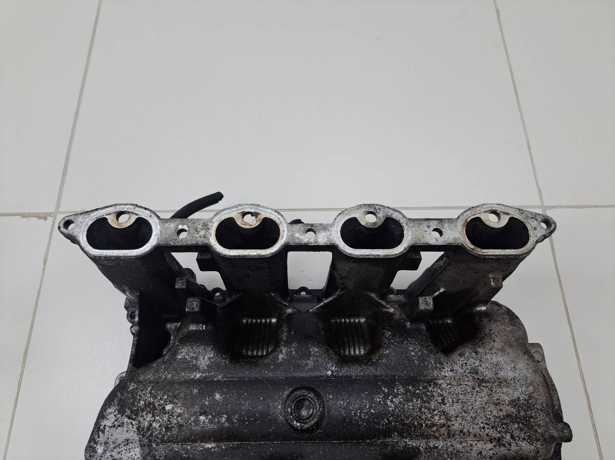 Коллектор впускной Toyota Land Cruiser (J100) 1998-2007