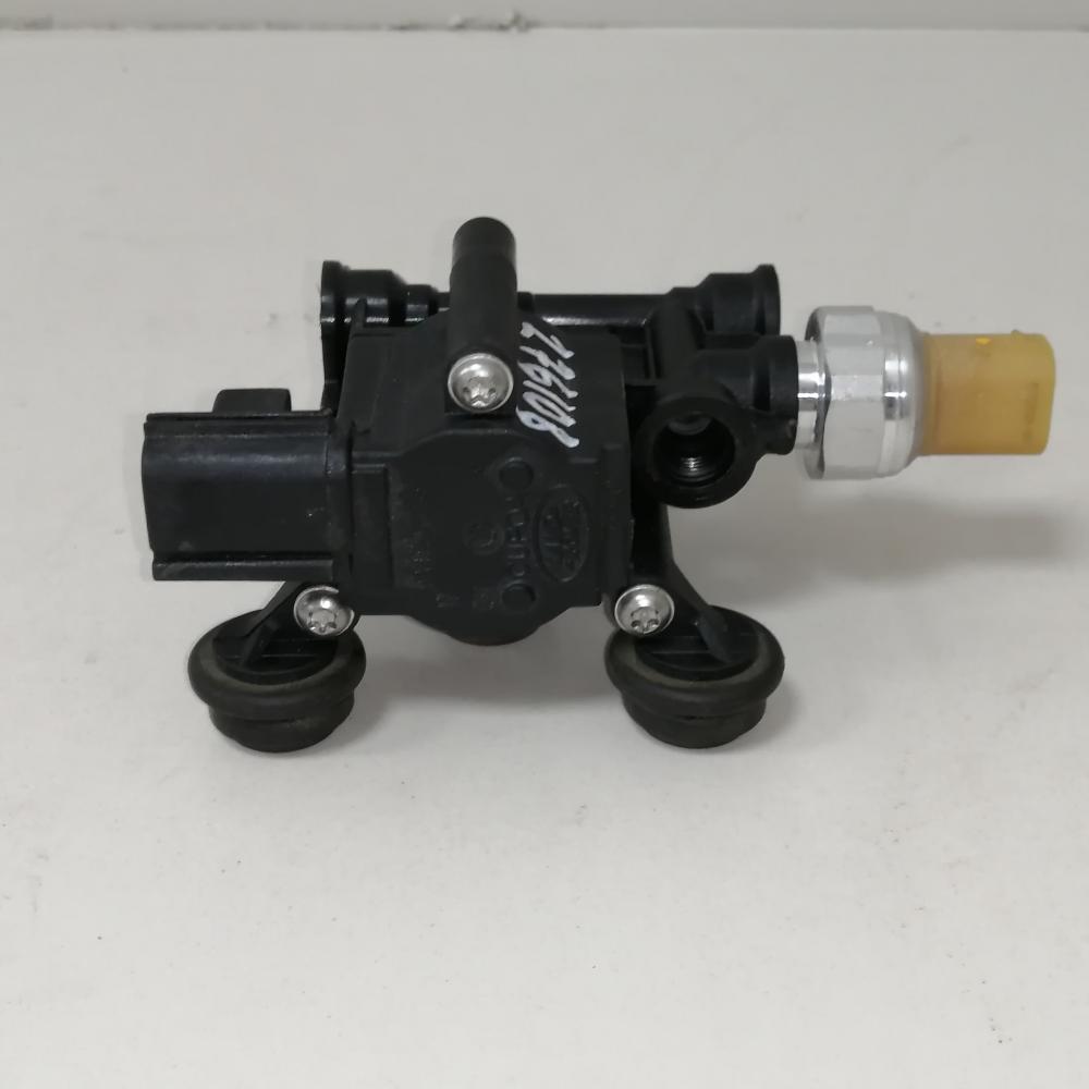 Клапан пневматический для Land Rover Range 3 (LM) 2002-2012