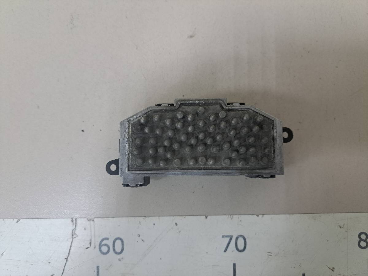 Резистор отопителя Volkswagen Passat B6 2005-2010