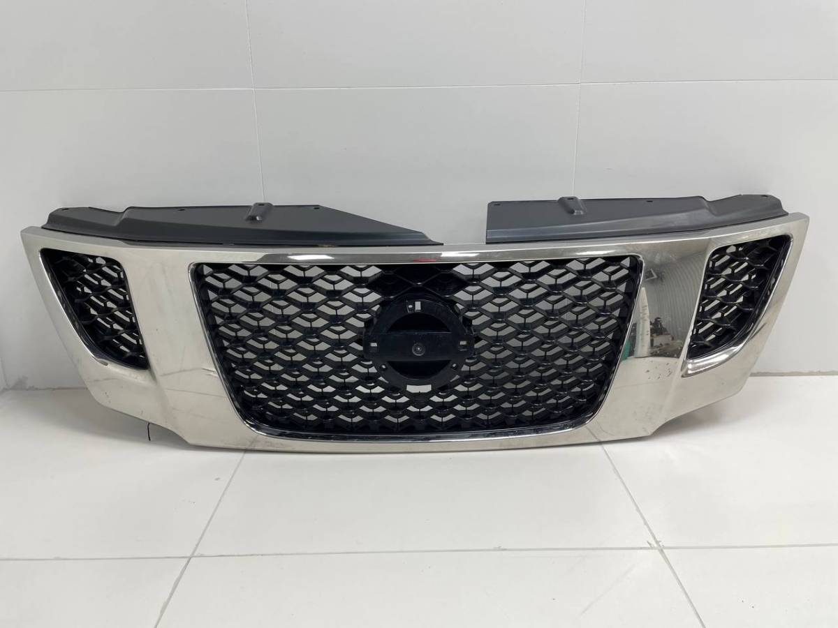 Решетка радиатора Nissan Patrol (Y62) 2010>