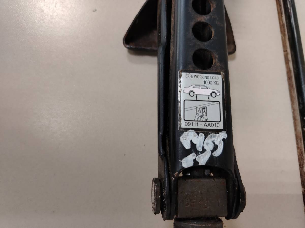 Домкрат Toyota Camry (XV30) 2001-2006 Домкрат Toyota Camry (XV30) 2001-2006