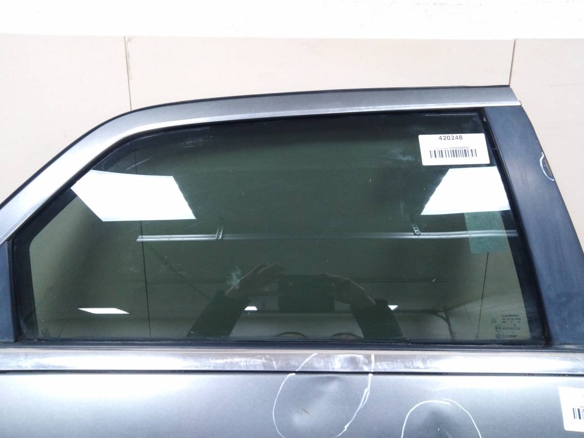 Стекло двери задней правой Chrysler 300С (LX) 2004-2011