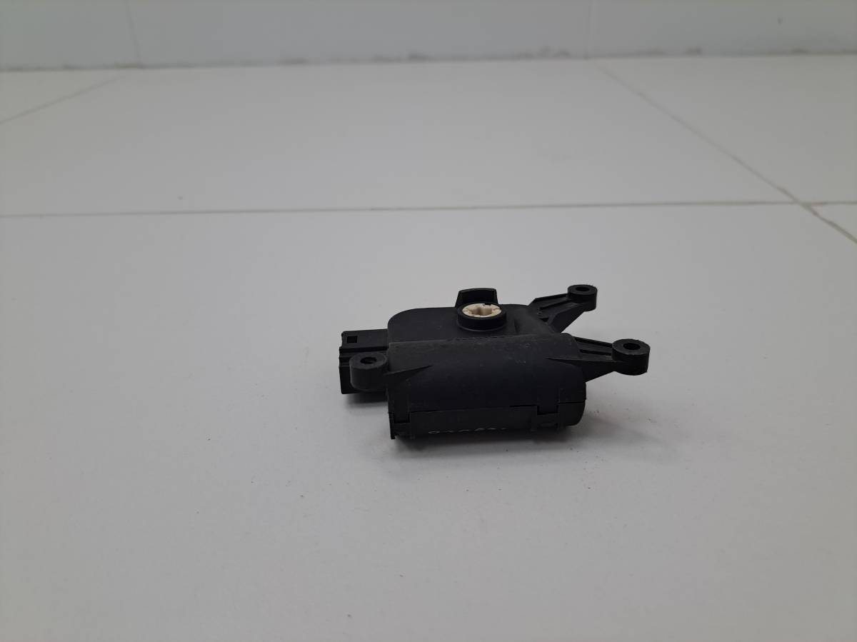 Моторчик заслонки печки Volkswagen Tiguan (5N1) 2007-2011