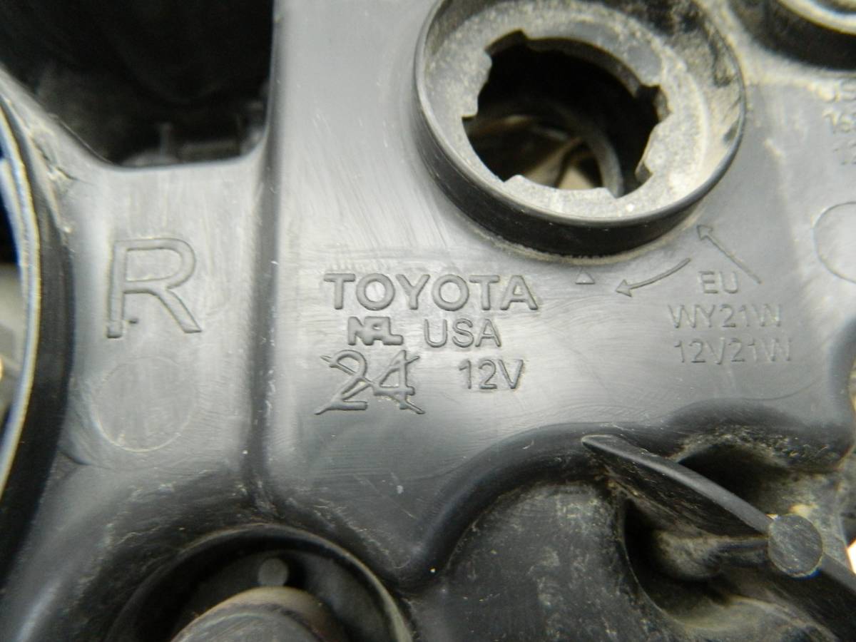 Фара правая Toyota Venza (V10) 2009-2017