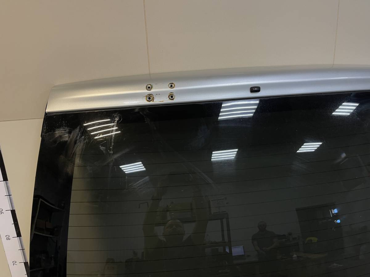 Дверь багажника со стеклом Toyota Noah (R60) 2001-2007