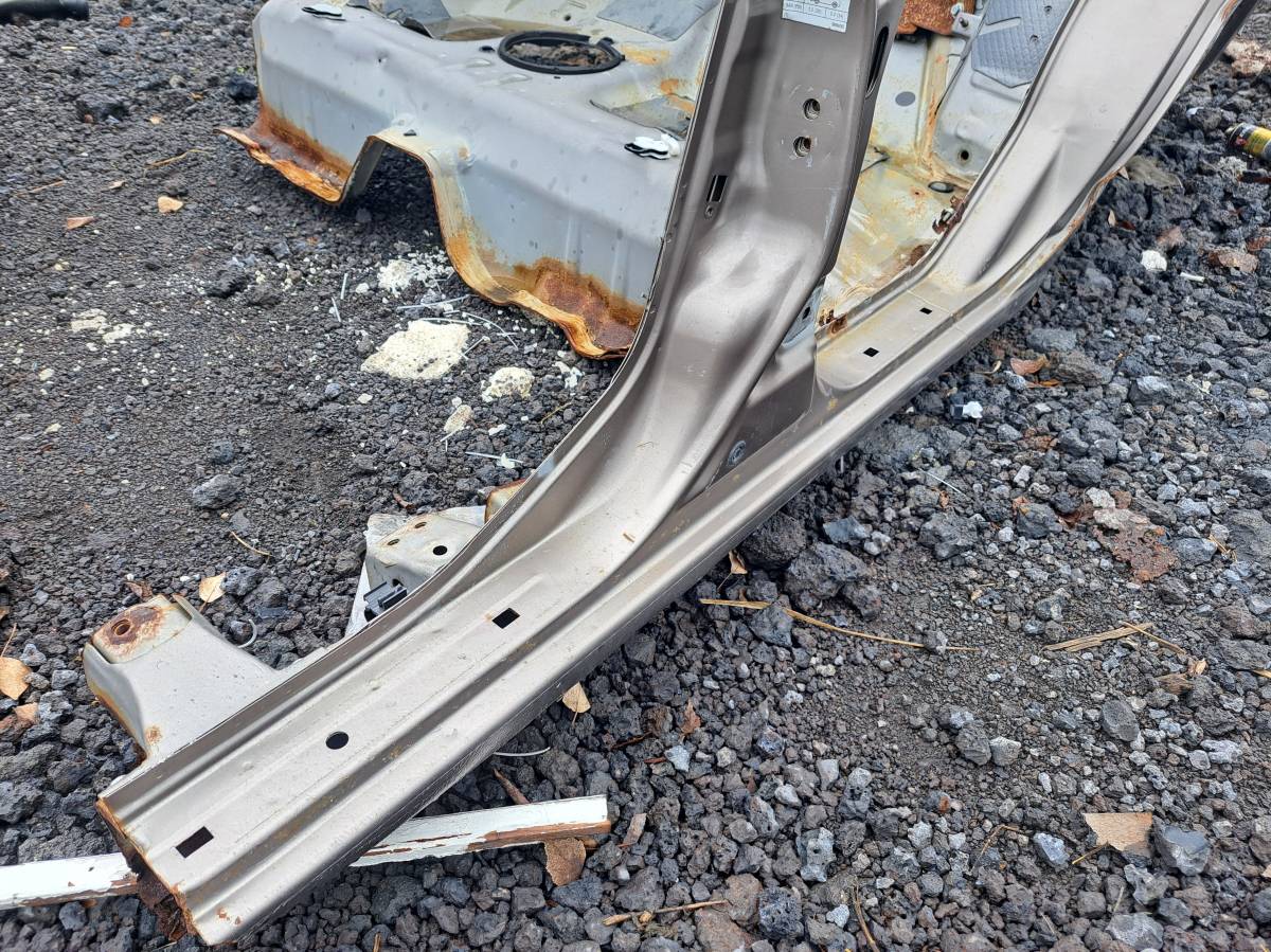 Порог со стойкой левый Nissan Almera (N16) 2000-2006