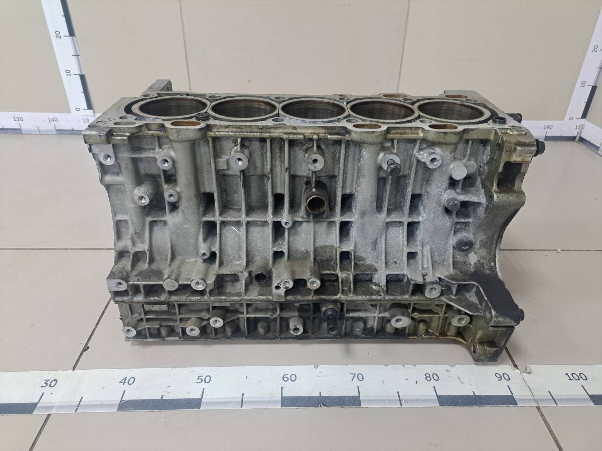 Блок двигателя Volvo V70 (SW, SJ) 2000-2007 Блок двигателя Volvo V70 (SW, SJ) 2000-2007