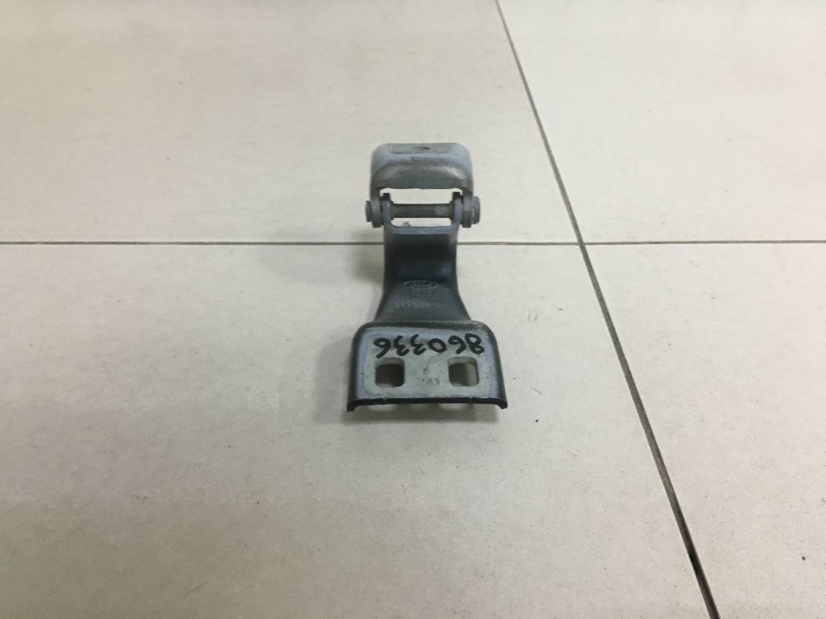 Петля двери багажника Ford C-MAX 2003-2010