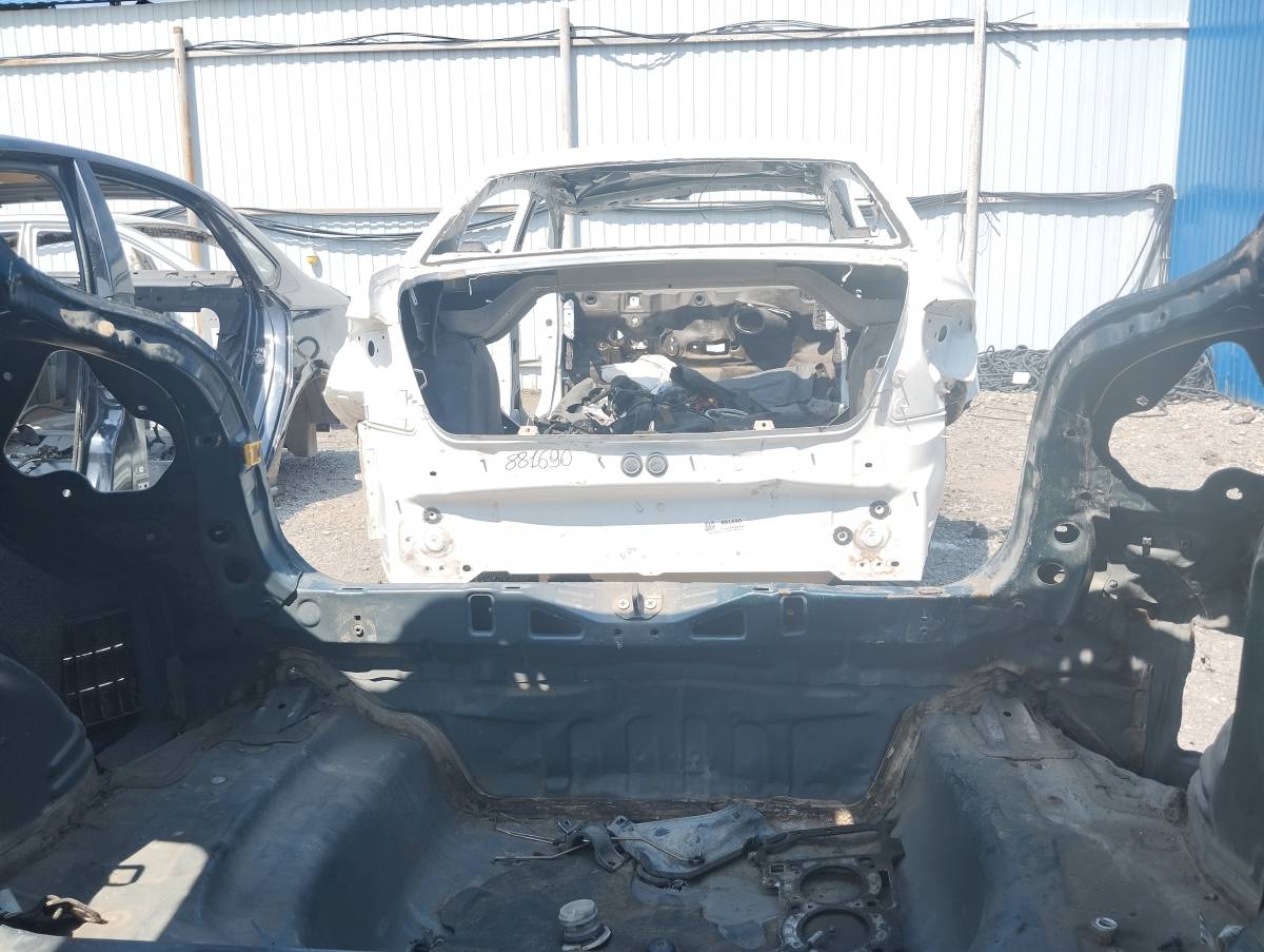 Панель задняя Toyota Corolla E120 2001-2007