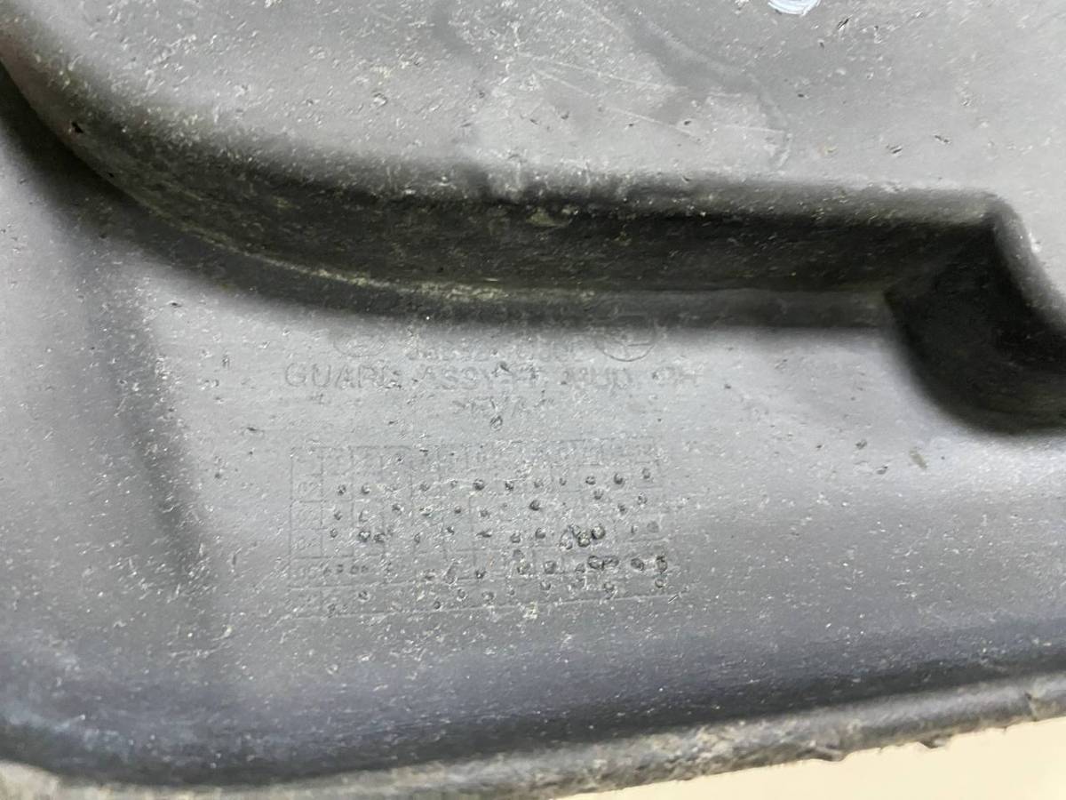 Брызговик передний правый Hyundai Getz 2002-2010