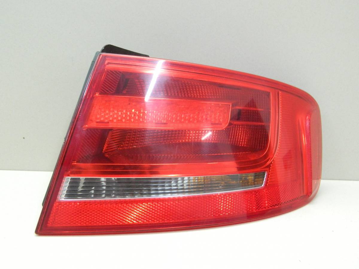 Фонарь задний наружный правый Audi A4 (B8) 2007-2015