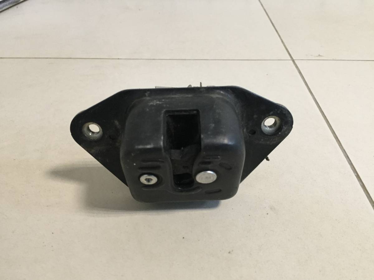 Замок багажника Honda CR-V 2007-2012