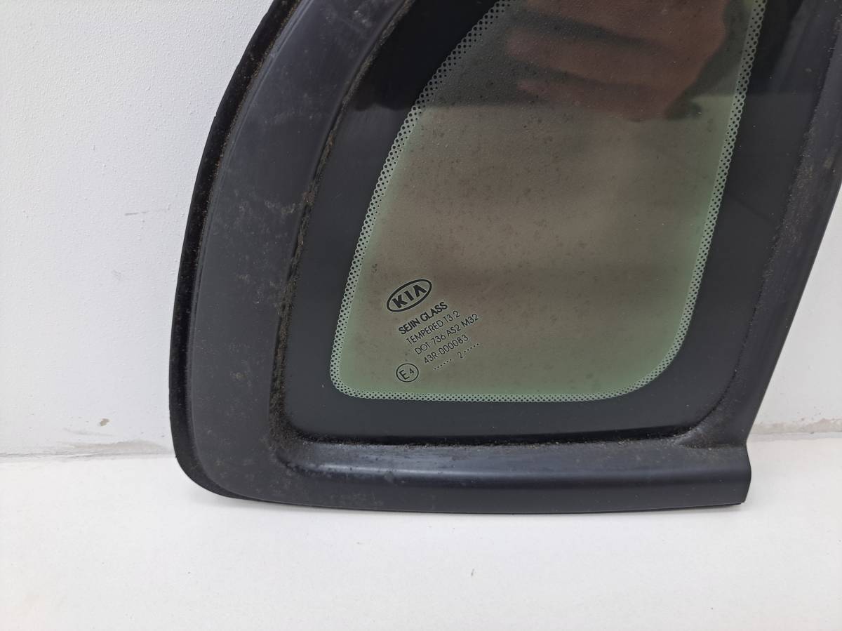Стекло кузовное глухое правое Kia Ceed (JD) 2012-2018