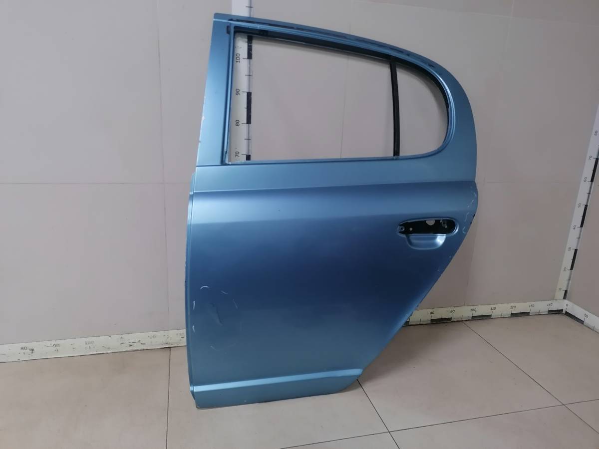 Дверь задняя левая Toyota Vitz (P10) 1999-2005