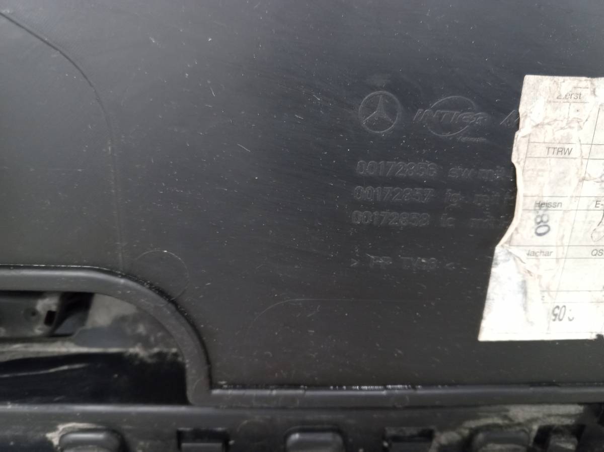 Обшивка двери передней правой Mercedes-Benz C-Class (W204) 2007-2014