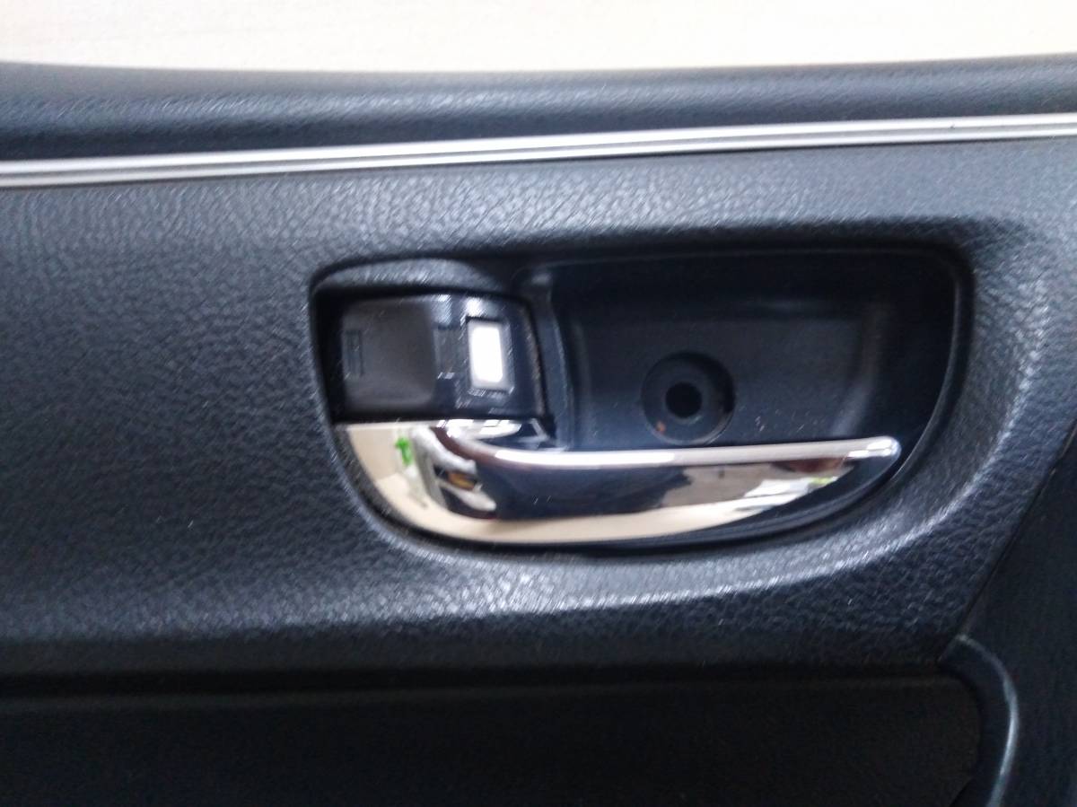 Обшивка двери передней левой Toyota Corolla E180 2013>