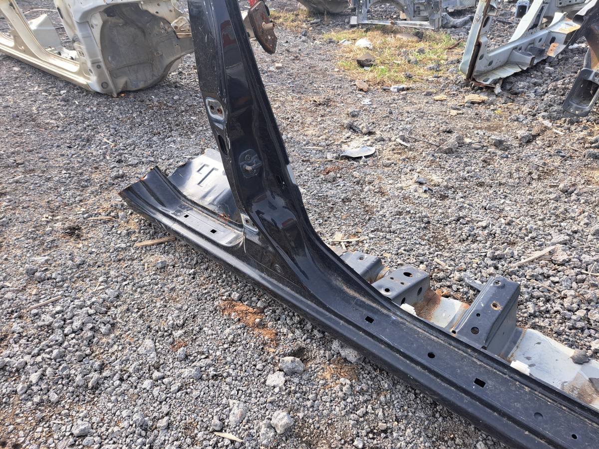 Порог со стойкой правый Nissan Almera (N16) 2000-2006