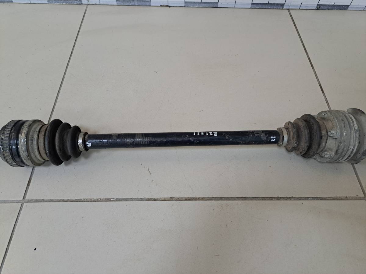 Полуось задняя правая BMW 3-series E92/E93 2006-2012 Полуось задняя правая BMW 3-series E92/E93 2006-2012