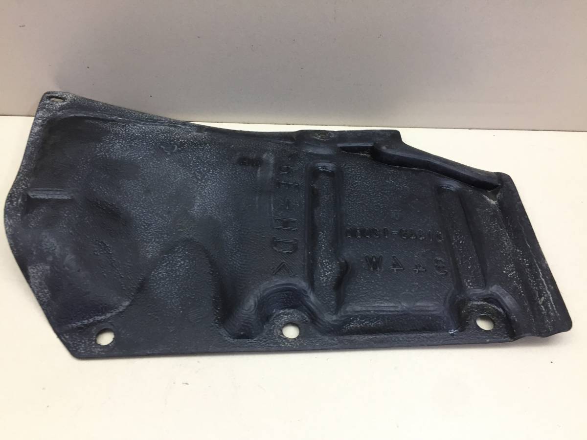 Пыльник двигателя нижний правый Lexus CT 200H 2011-2015