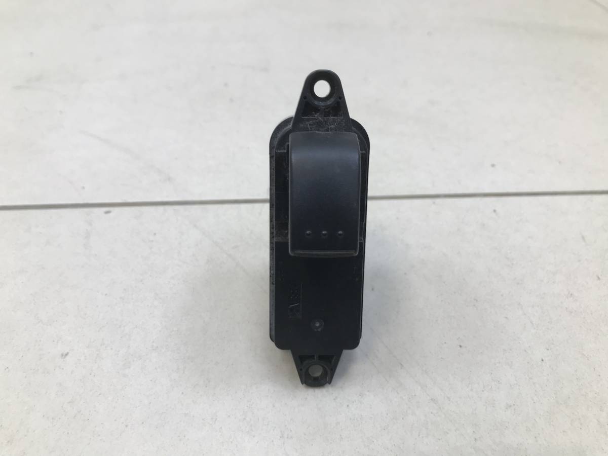 Кнопка стеклоподъемника Mazda Mazda 5 (CR) 2005-2010
