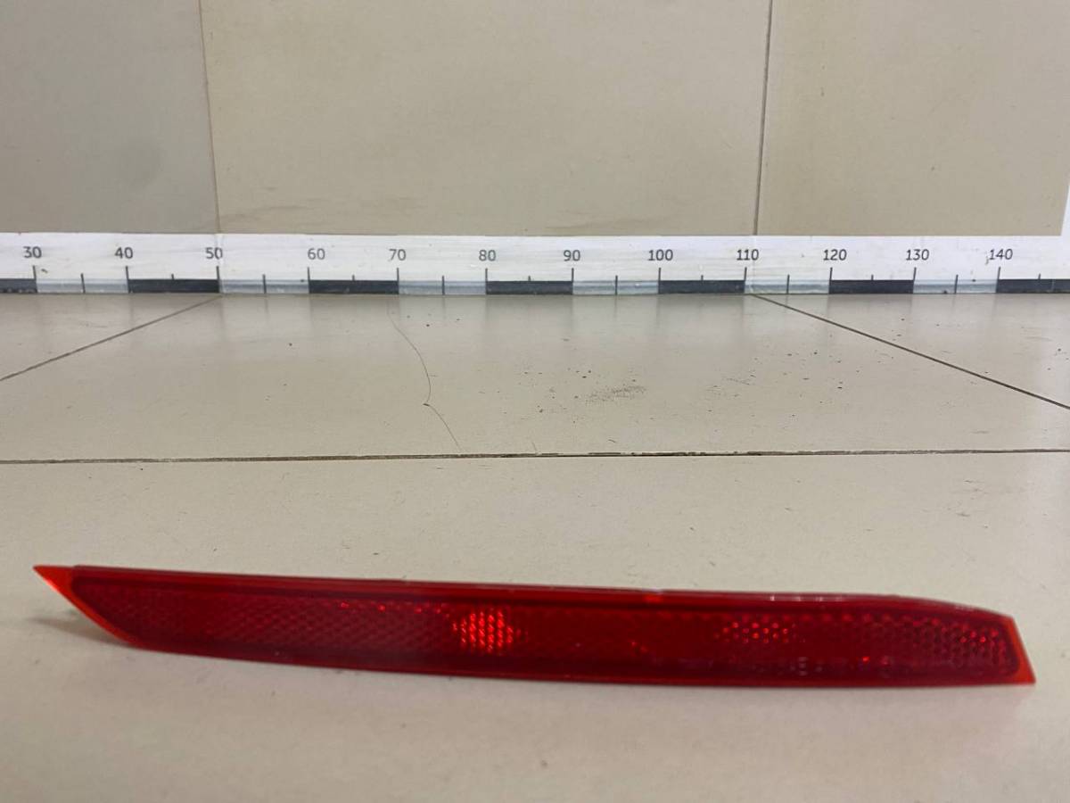 Отражатель в бампер задний правый Lexus NX 200/300H 2014>