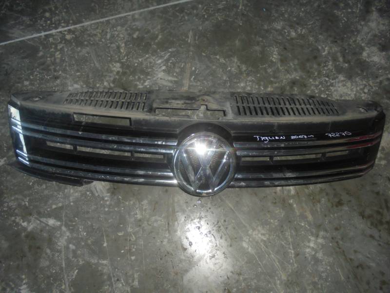 Решетка радиатора для Volkswagen Tiguan (5N2) 2011-2016