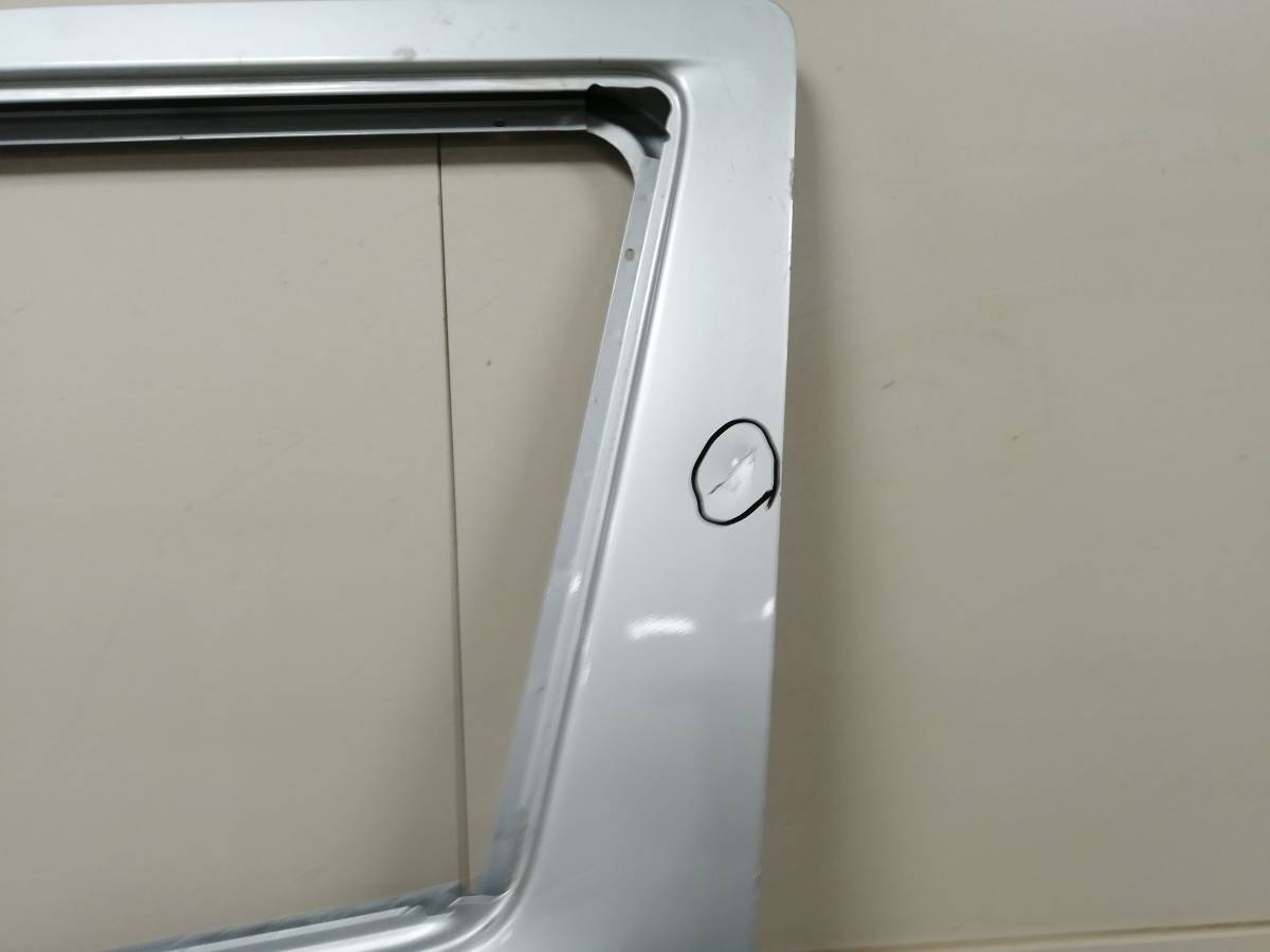 Дверь передняя левая Toyota Hiace H200 2005-2015