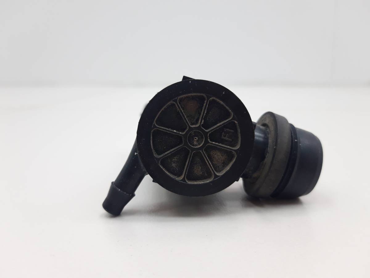 Насос омывателя Toyota Land Cruiser (J100) 1998-2007
