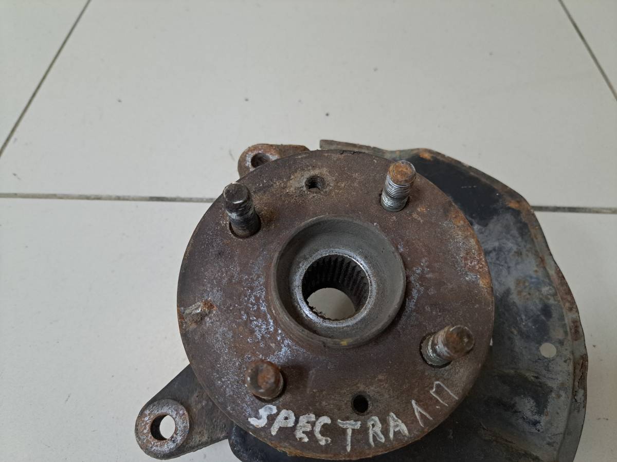 Кулак поворотный передний левый Kia Spectra 2001-2011