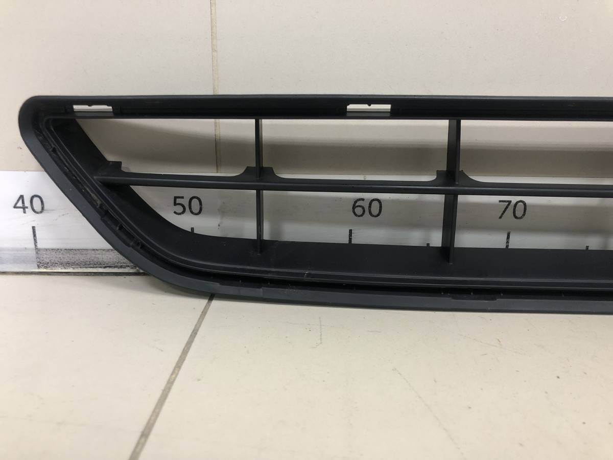 Решетка в бампер центральная Honda CR-V 2012-2017