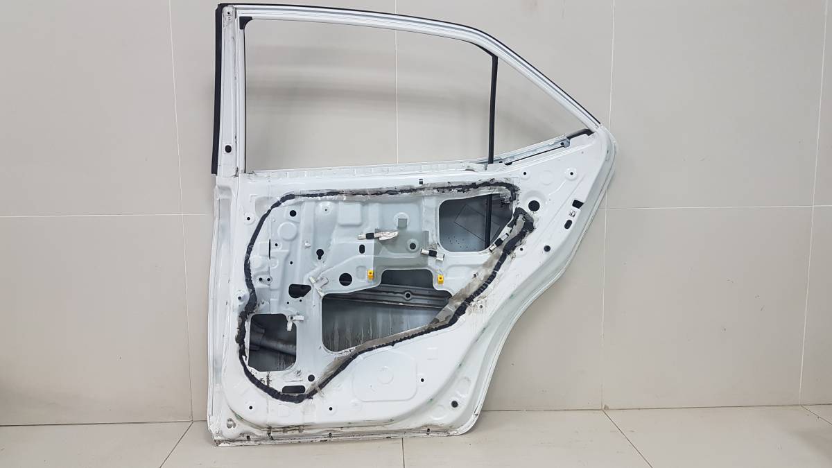 Дверь задняя правая Toyota Corolla E180 2013>