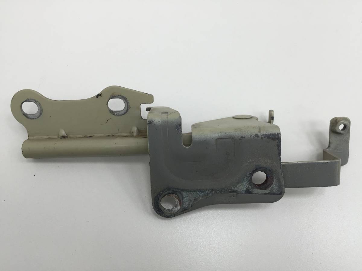 Петля капота правая Kia Spectra 2001-2011