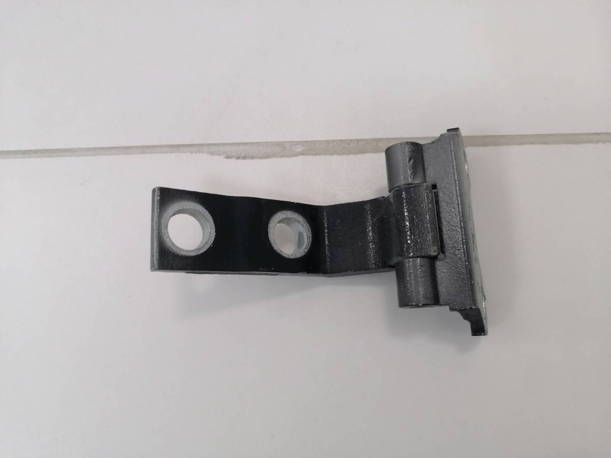 Петля двери передней правой нижняя Toyota  Celsior (F30) 2003