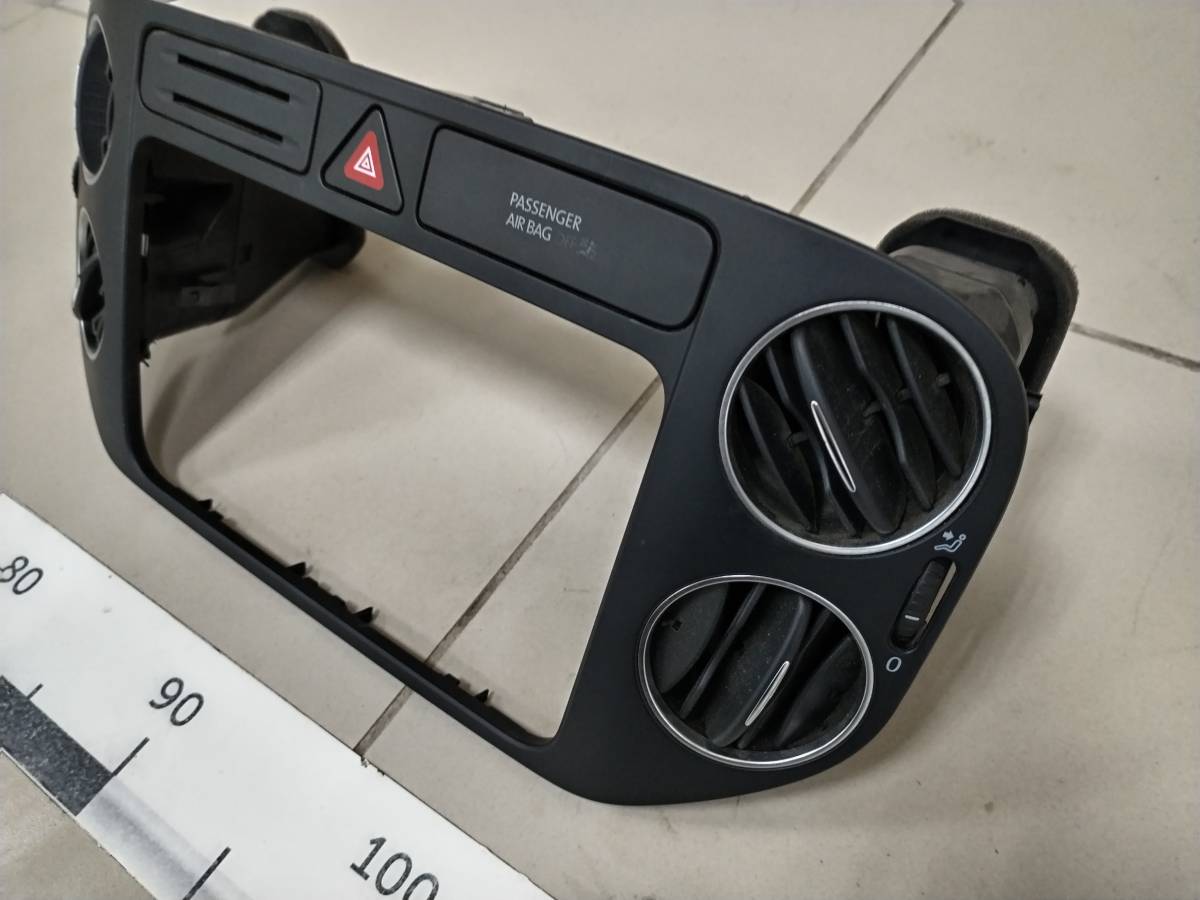 Рамка магнитолы Volkswagen Golf Plus 5 2005-2014