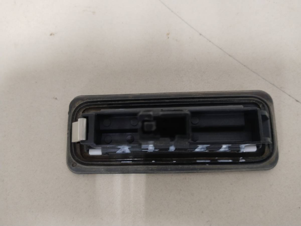 Кнопка открывания багажника Skoda Octavia (A7) 2013>