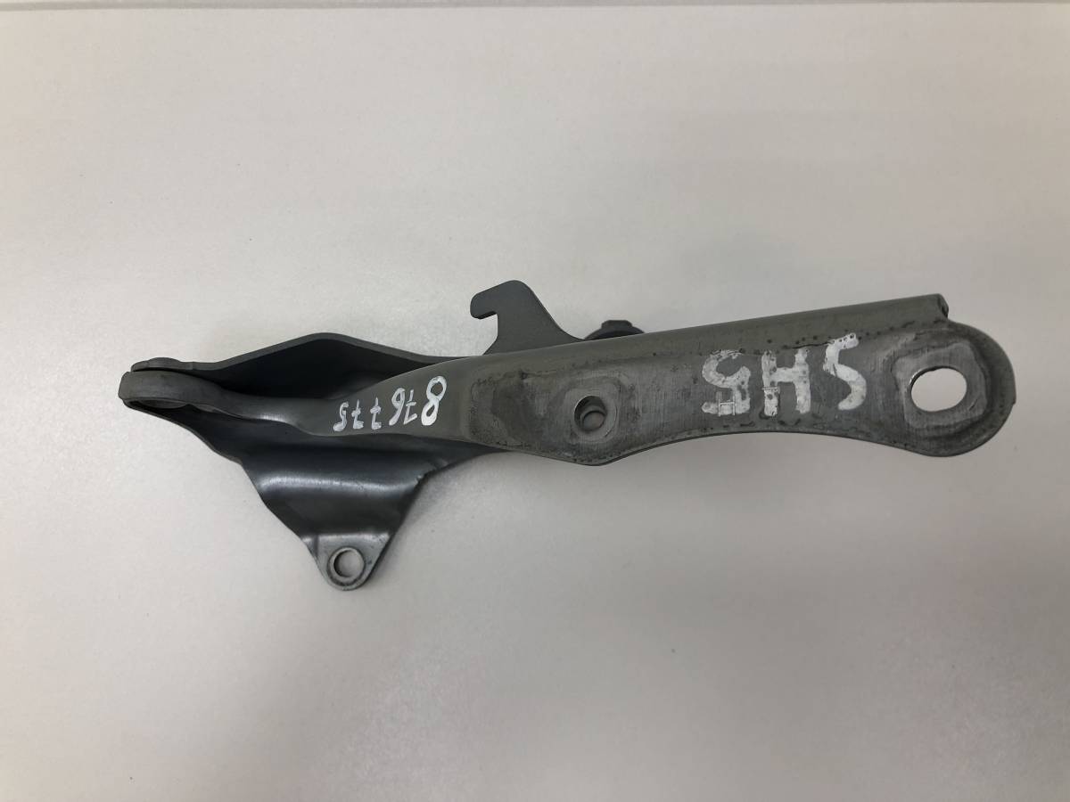 Петля капота левая Subaru Forester (S12) 2008-2012