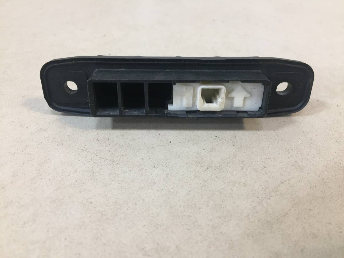Кнопка открывания багажника Toyota Auris (E150) 2006-2012