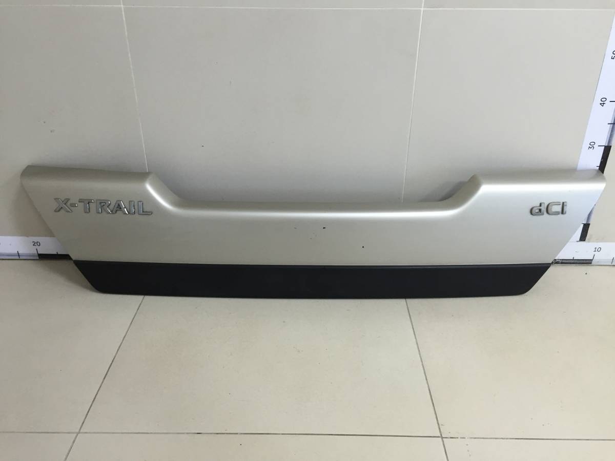 Накладка двери багажника Nissan X-Trail (T31) 2007-2014
