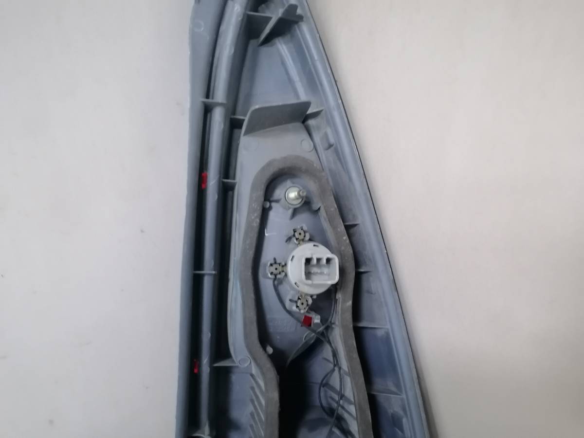 Фонарь задний левый Toyota Funcargo (XP20) 1999-2005