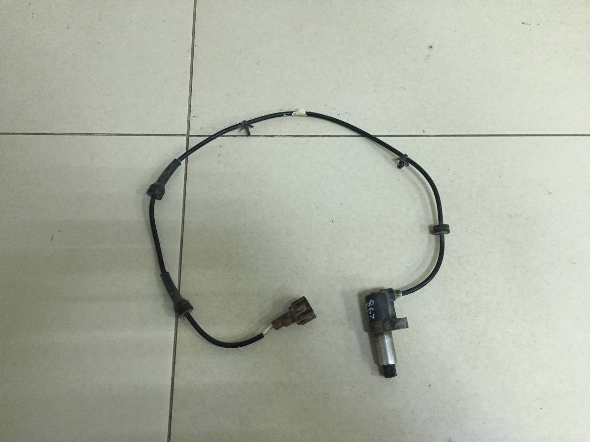 Датчик ABS задний левый Nissan Bluebird Sylphy (G10) 2000-2005