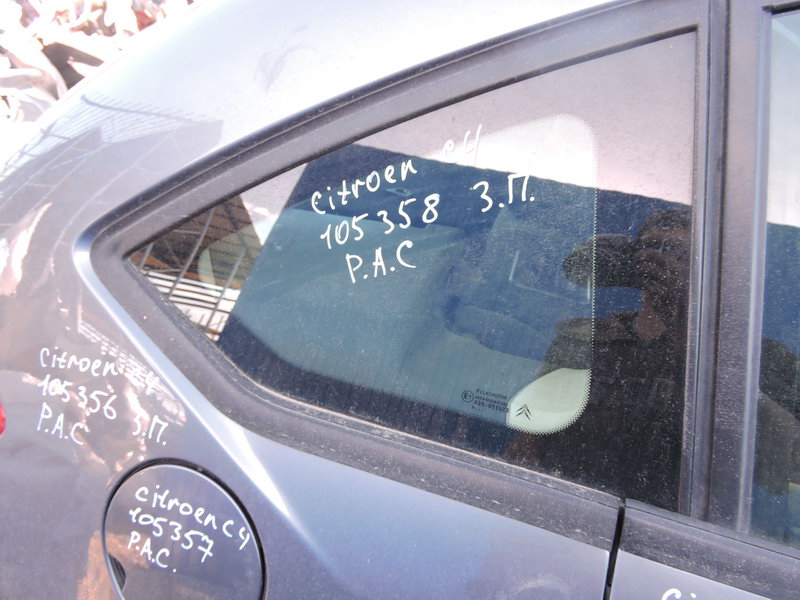 Стекло кузовное глухое правое для Citroen C4 2005-2011